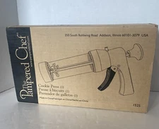 The Pampered Chef 1525 Cookie Press with 16 Discs - White