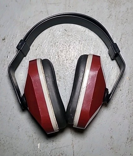 Ear Defenders Noise Protractors Ear Muffs E.A.R. #1000 Burgundy VTG Adjustable