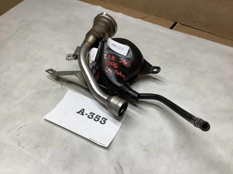 Mercedes Benz CLK350 2006 línea de cuello de llenado de combustible OEM+ Foto 3 de 4