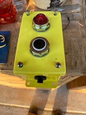 NEW SqD SQUARE D PUSH BUTTON UNIT 9001 KM35LR KA2 SAGINAW Controls SCE