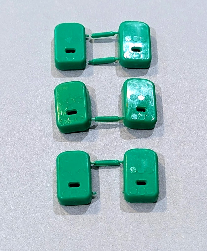 (6) Tudor Electric Football Original "HOGLEG" Triple Threat Player Bases, Nice!