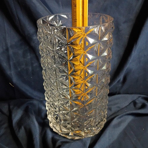 Clear Glass Vase Straight Side Triangle Pattern Round