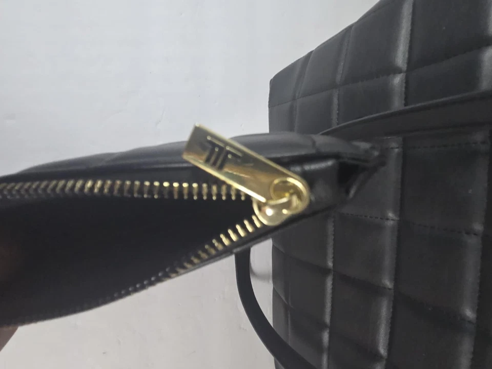 Bolso Alexia London Fog Collection Negro Acolchado Poliéster con Muñequera a Juego Foto 4 de 4