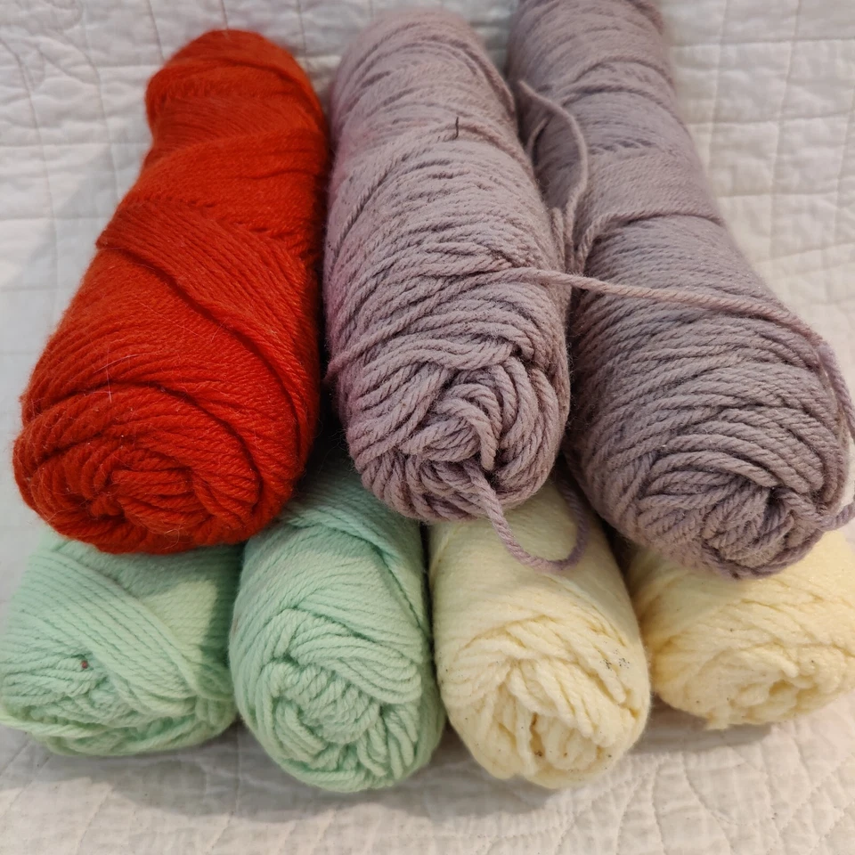 Mixed Lot of 7 Vintage Spundola DuPont Medium Weight #4 Yarn 85g 3oz Skeins - Image 3 of 4