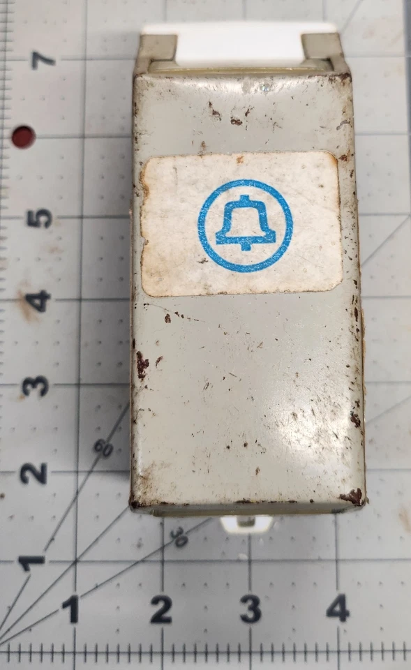 Винтажная игрушка Tonka White Bell System универсальный фургон 1970-е прессованная сталь - Изображение 4 из 4