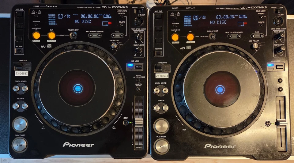 Pioneer CDJ 1000 Mk3 - 2 Stück + 2 Tasche - Bild 2 von 4