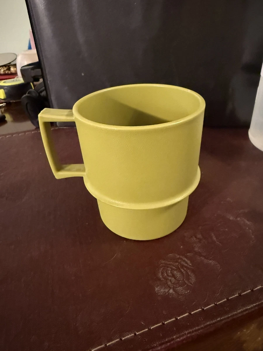Lot De 4 Tasses Gobelets Vintage Tupperware - Plastique Multicolore - Parfait Pour Camping Ou Pique-nique - Occasion