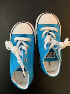 converse infants