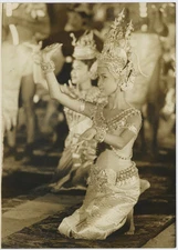 L'uccello del paradiso, by Marcel Camus with Narie Hem, Sam El, Nop Nem Vin