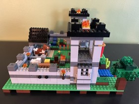 LEGO Minecraft 21127 The Fortress 984pc 99% - See description