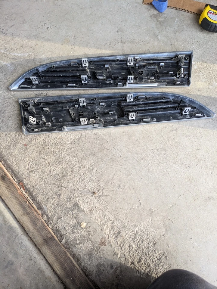 2011-2016 Ford F-250 Lariat Side Fender Badges - Image 2 of 2