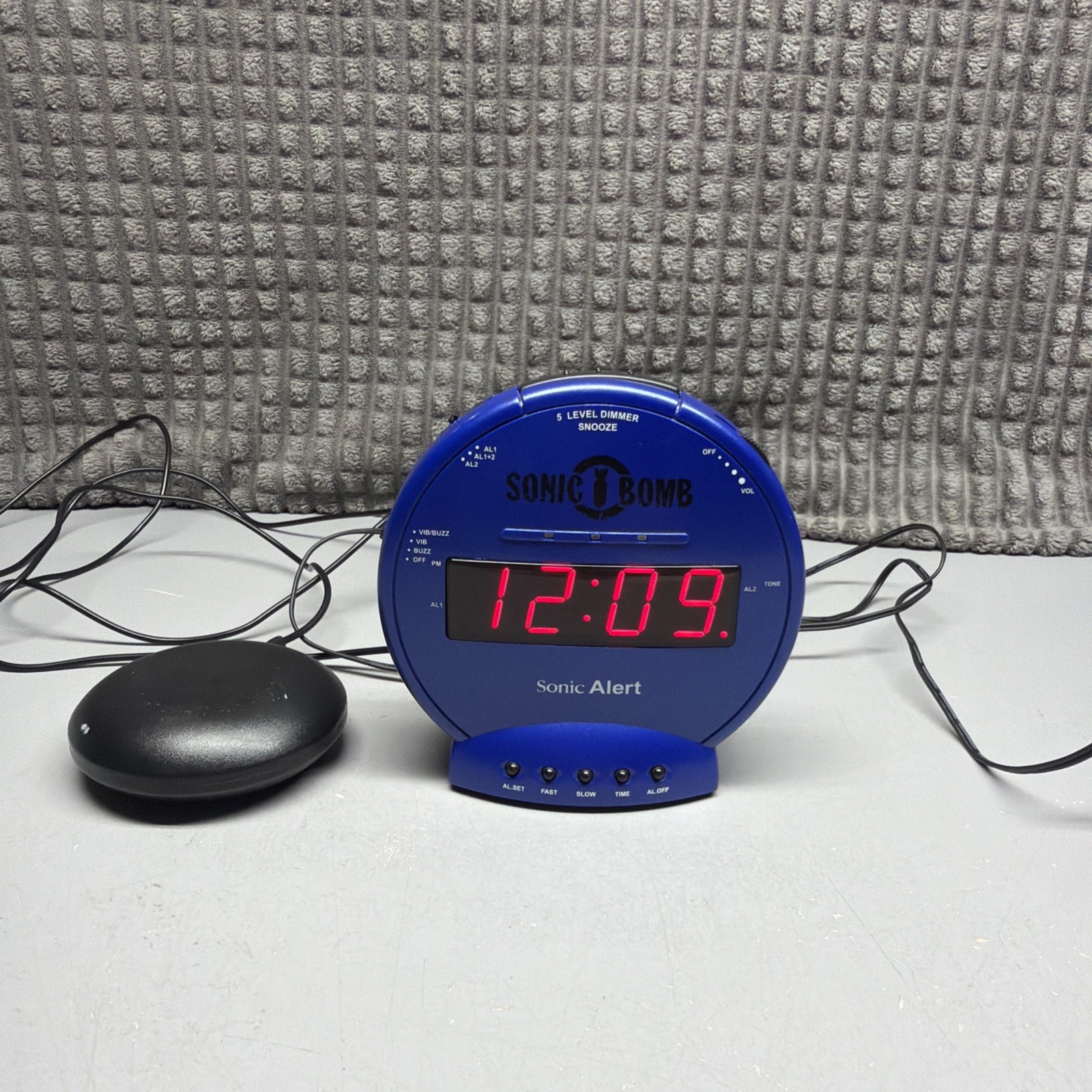 Sonic Alert Sonic Bomb SBB 500 SS Sonic Alert Sonic Bomb SBB 500 SS Extra Loud Dual Alarm Clock Blue Bed Shaker image