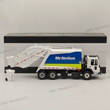 Camión de basura de carga trasera TerraPro McNeilus 1/34 PRIMERA MARCHA y dos carros de basura