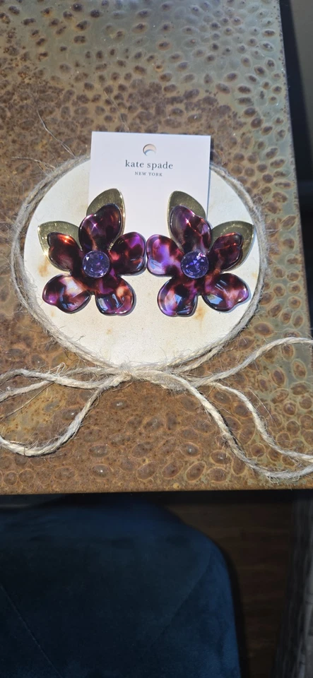 Aretes llamativos Kate Spade Petal Pushers en latón chapado en oro púrpura nuevos con etiquetas Foto 2 de 4