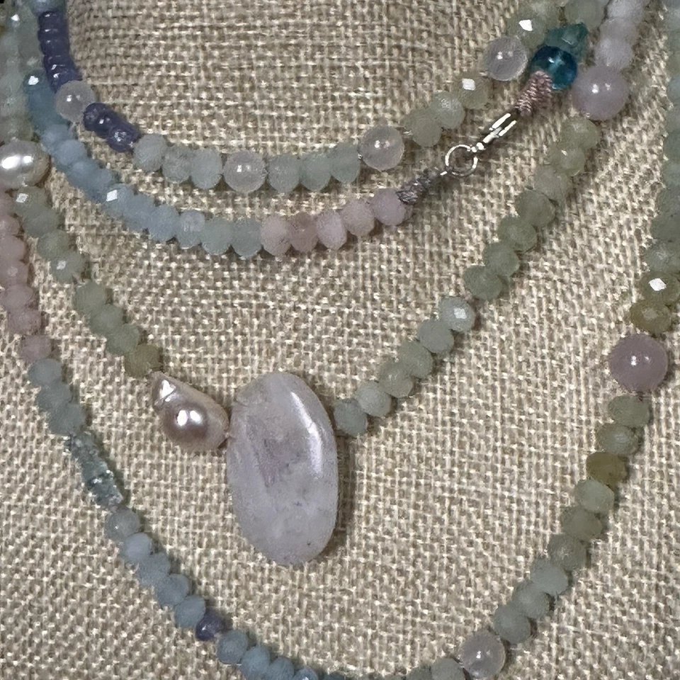 Collar aguamarina facetada (berilo) Foto 2 de 4