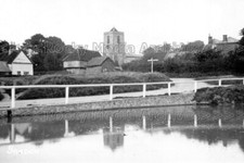 qxx-22 Church & Pond, Sandon near Therfield, Hertfordshire. Photo