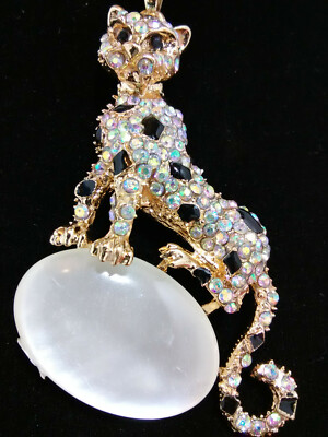 Betsey Johnson Crystal Leopard Pendant Charm Sweater Chain Necklace 935511 BagE 