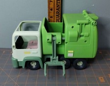 Moose Toys Bluey  Friends Green Garbage Truck Toy 2018 NO BIN ONLY VEHICLE