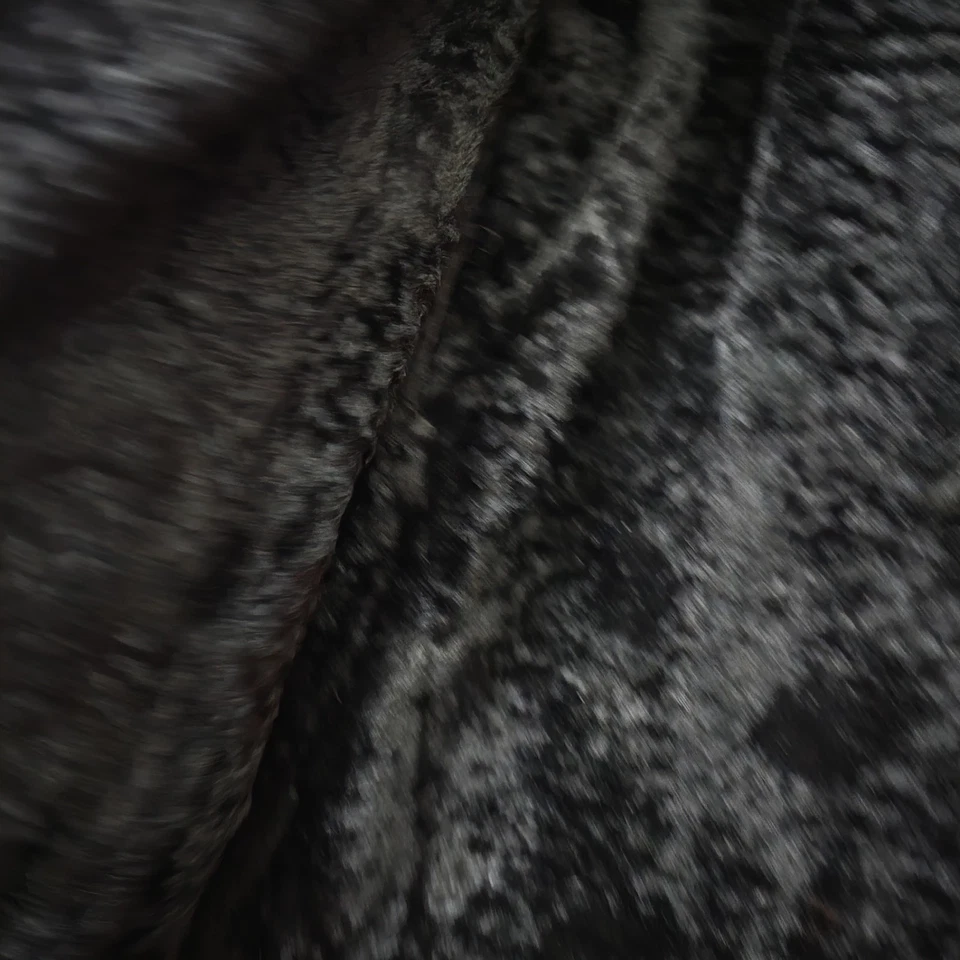 Chaqueta de brocado satinado roja china vintage forrada de piel sintética cierre de rana sintética  Foto 3 de 4