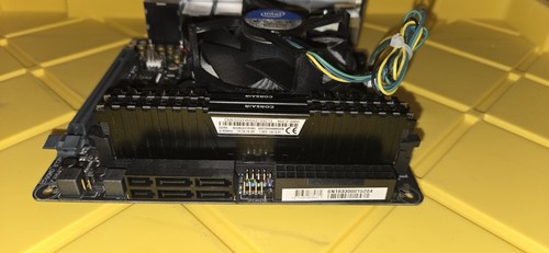 GA-H170N-WIFI, 32GB Corsair Vengeance, Core-i7-6700, Complete Package - Photo 6/6