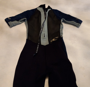 O'Neill Hammer Wet Suit in Black with Blue Accents Women's Size 8, lightly worn.