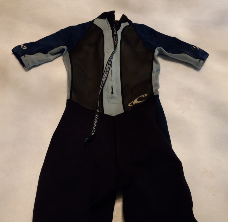 O'Neill Hammer Wet Suit in Black with Blue Accents Women's Size 8, lightly worn.