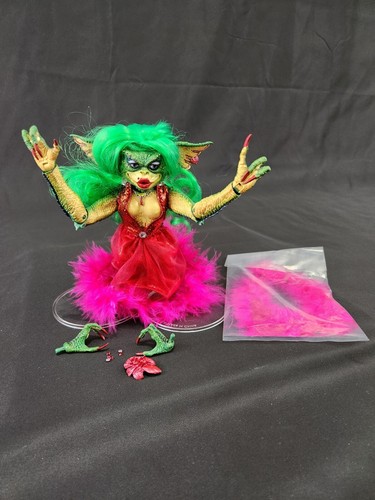 NECA Gremlins 2 - Ultimate Showgirl Red Dress Greta 7” Scale SDCC 2023 Exclusive