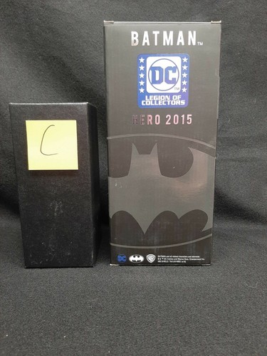 DC Legion of Collectors Hero 2015 Exclusive Gold Trophy C - Picture 3 of 6