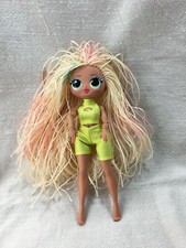 2 - Impresionante muñeca BB15 LOL OMG microtrenzas de neón