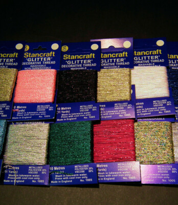 AUSWAHLPAKET 9 GEMISCHTE FARBEN METALLIC GLITZER HÄKELN HANDWERK DEKOFADEN