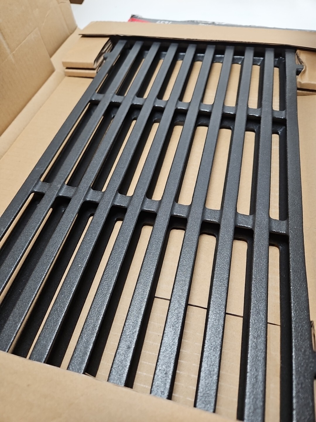 er 7637 PorcelainEnameled Cooking Grates for Spirit 200 Series Gas