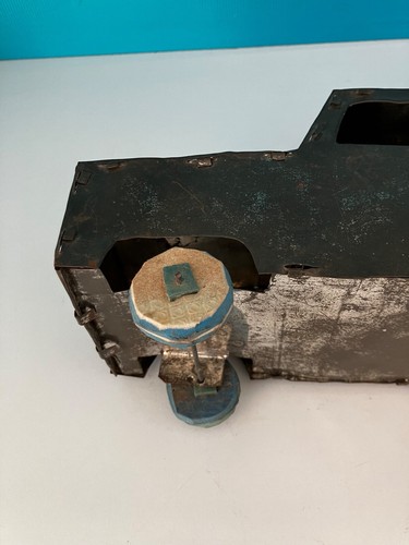 Vintage African Folk Art Tin Toy Trucks- Defender and Delivery Truck - Picture 10 of 12
