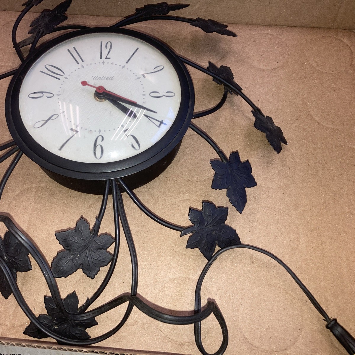 Vintage 50s 60s United Clock Corp. Metal Leaves Starburst Wall 
