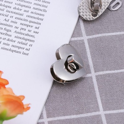 2 Stück herzförmiges Twist Lock Ornament DIY Metall Open-Close Zubehör für