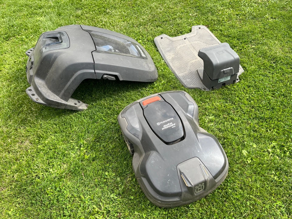 Husqvarna Automower 405x inkl. Garage & Zubehör