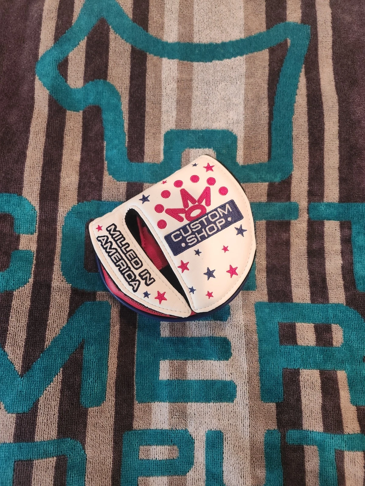 Scotty Cameron Custom Shop USA Junk Yard Dog Mid Round Headcover RH