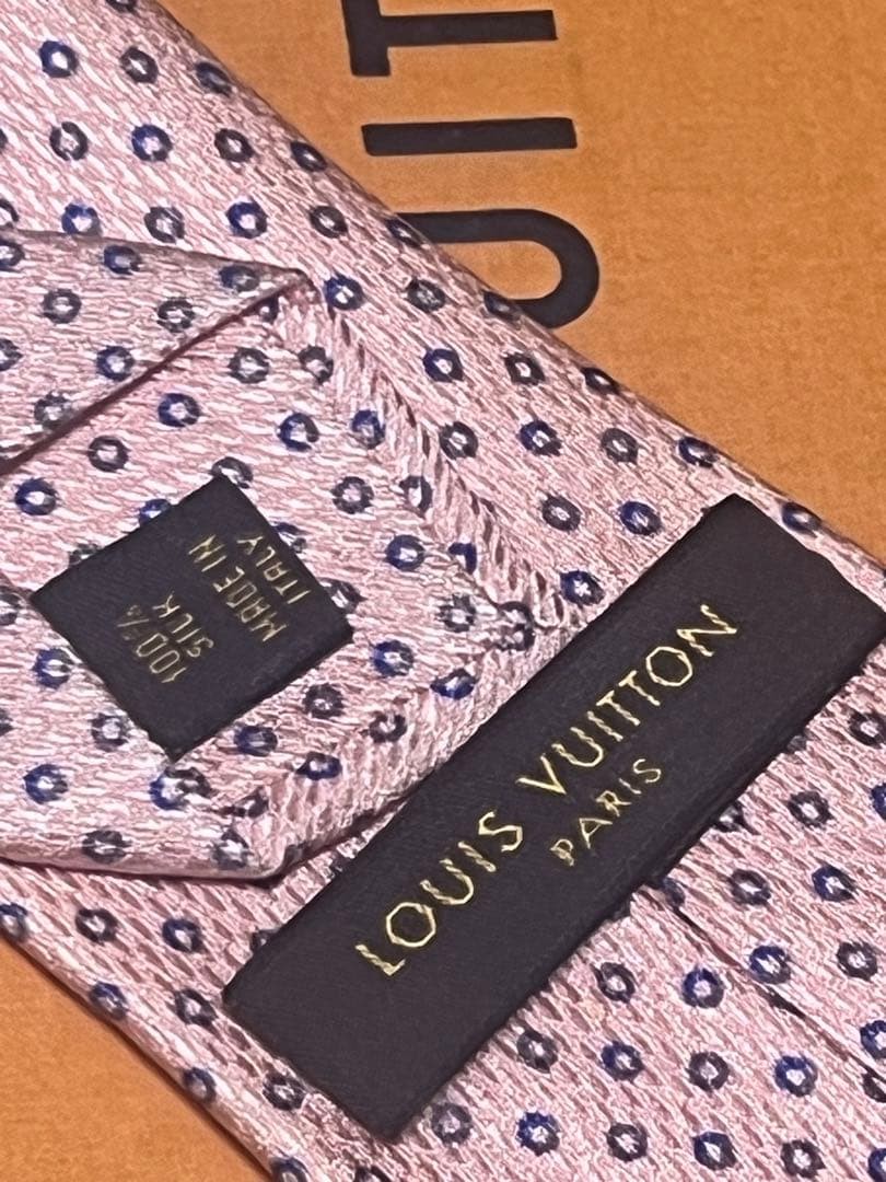 Louis Vuitton Necktie 100% Silk Pink Dots Pattern 3 inches From Japan thumbnail 18