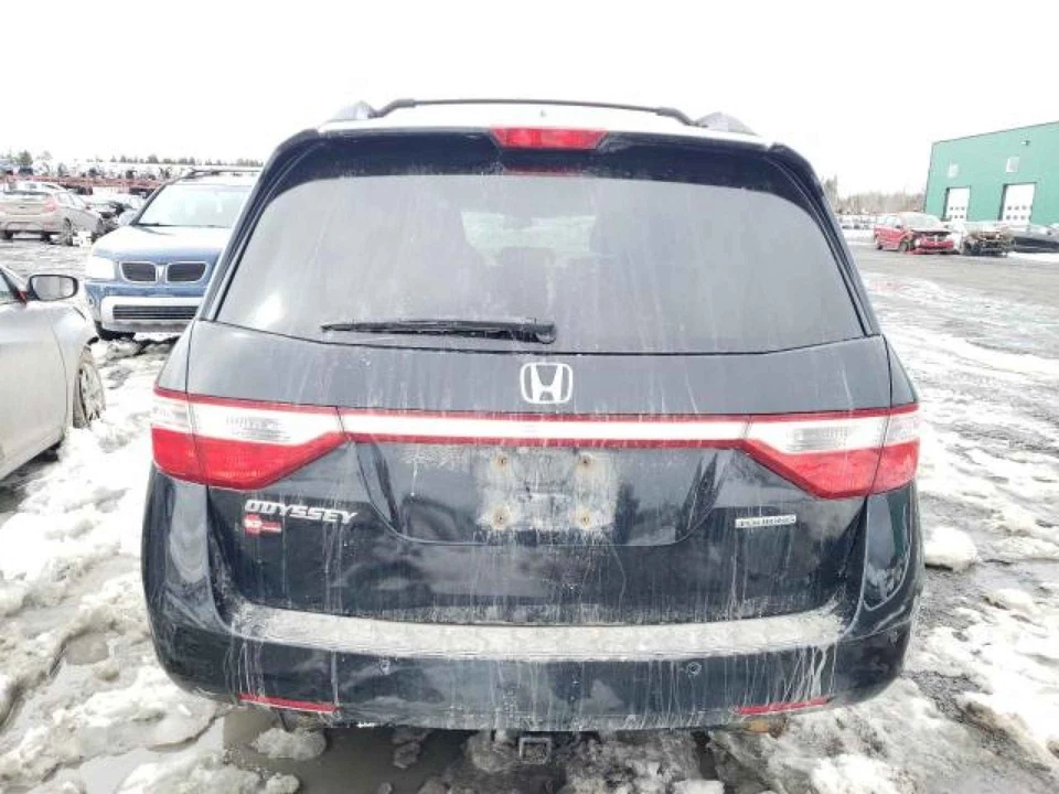 Used Driving Light fits: 2012 Honda Odyssey Fog-Driving bumper mounted Touring E - Image 2 of 4