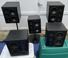 (3) M&k Pro Miller & Kreisel Mps-2510p Powered Speakers (2) Mps-2525 (3 Stands)