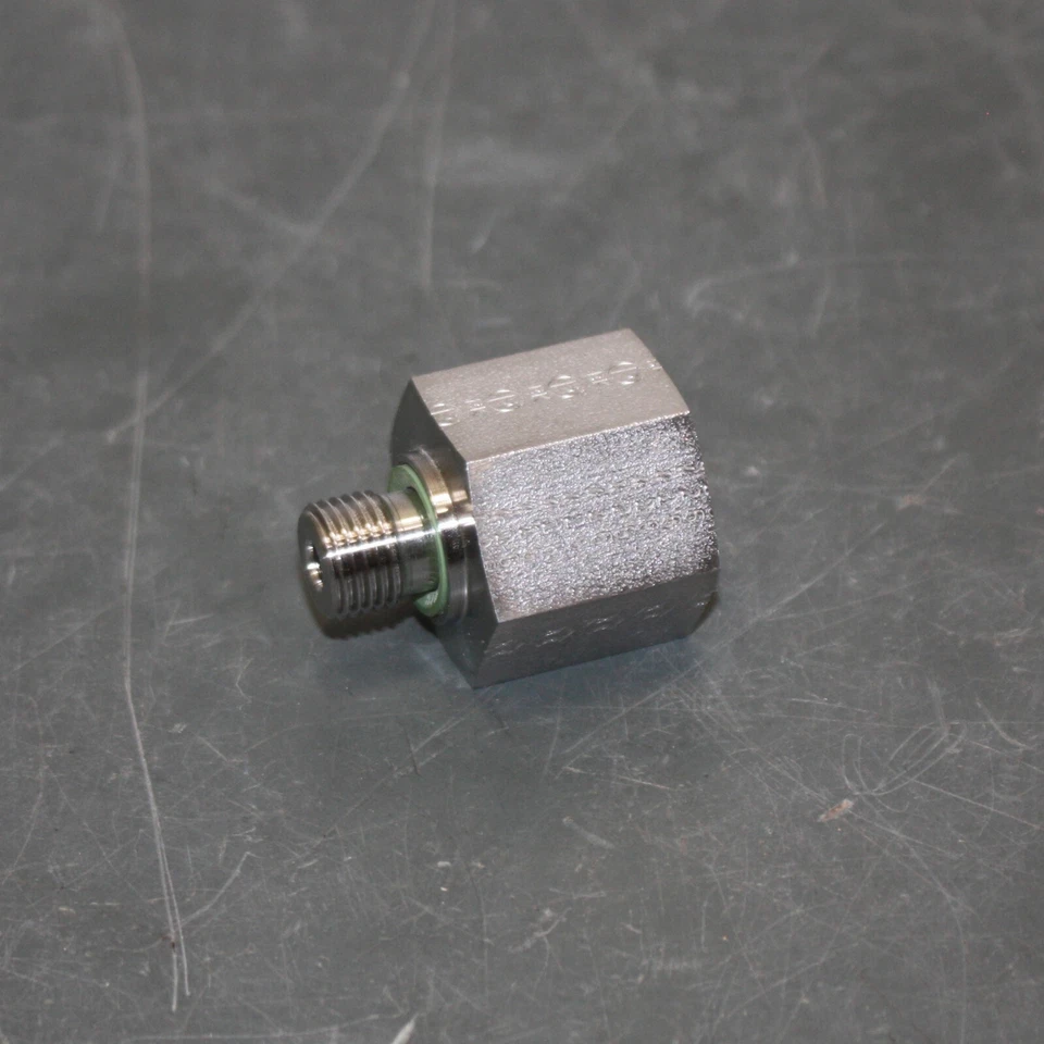 Encaixe redutor Parker RI1/4EDX1/271, 1/4" x 1/2" tubo BSPP, porta Ermeto DIN - Imagem 3 de 4