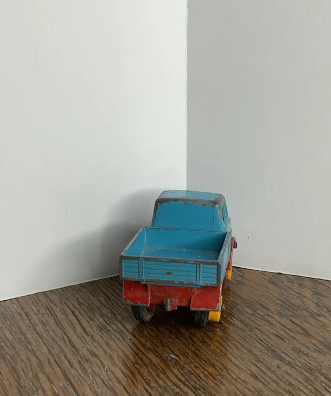 Camión fundido a presión vintage Matchbox Lesney Reg No.49 UNIMOG azul rojo ruedas amarillas Foto 4 de 4