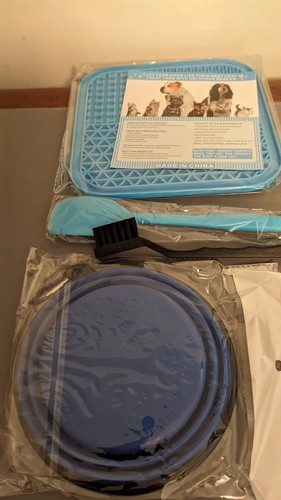Near Home Dog Lick Silicone Mat Spoon Bowl Brush Open Box - Picture 2 of 2