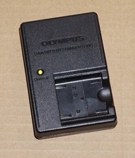 Olympus LI-41CBA Battery Charger. Wall Plug. FREE SHIPPING