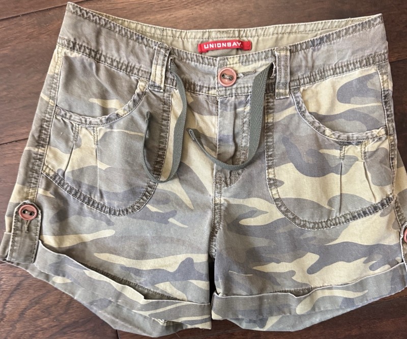 Unionbay Girls Cargo Camouflage Shorts 10 REG 100% Cotton Green Beige