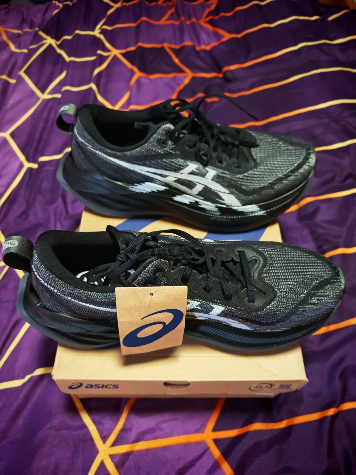 Asics Superblast 2 - Black - UK size 8 - Brand New in Box image 4