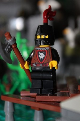 Lego minifigures Wolf Faction Poleaxe