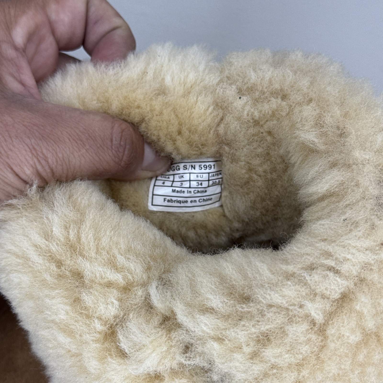 UGG Australia Bailey Button Chestnut Shearling Bo… - image 6