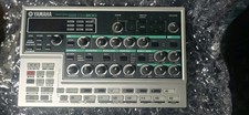 Mint Yamaha DX200 FM Synthsizer Groovebox DX7 engine techno monster!