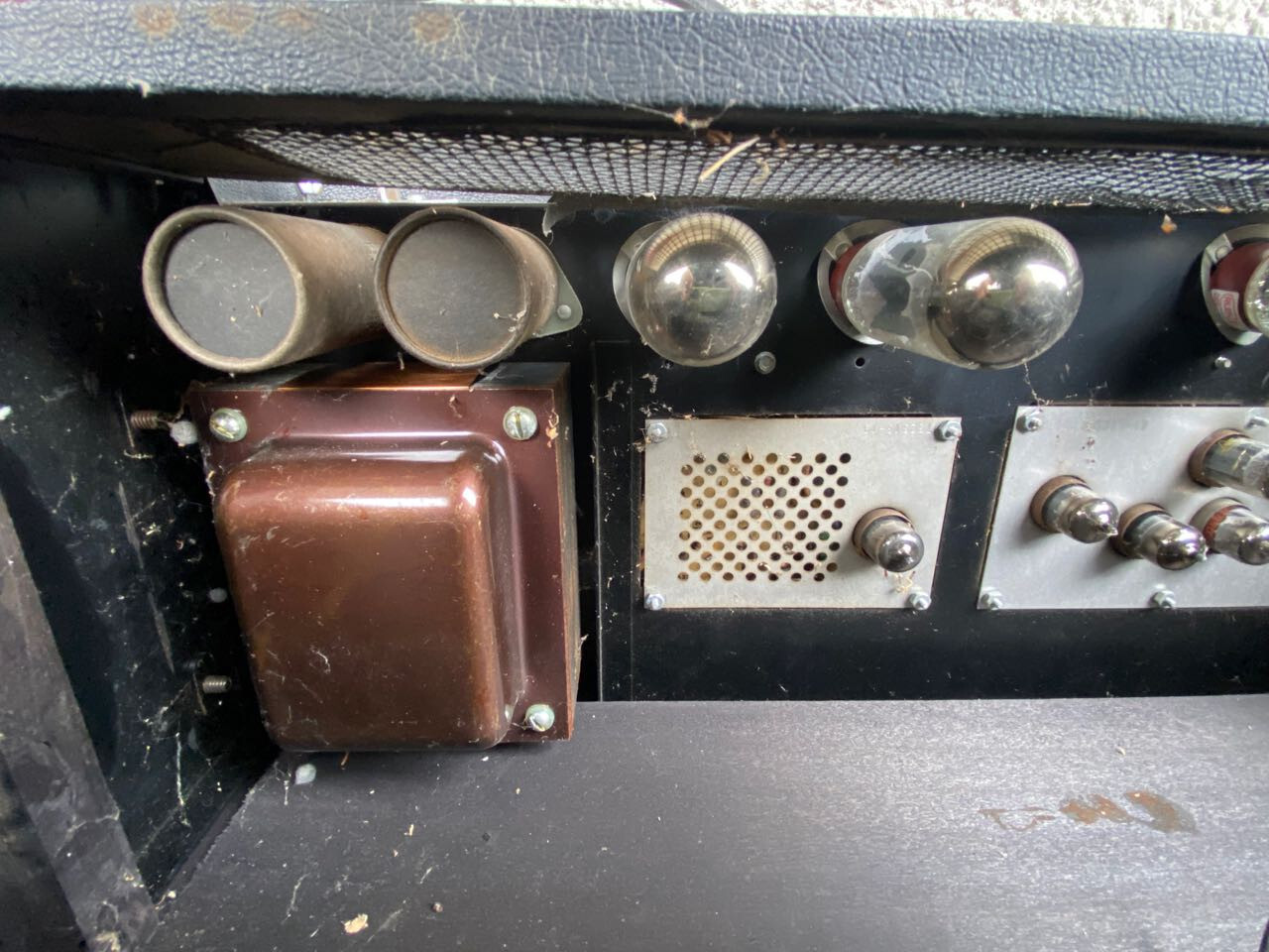 Vintage AMPEG VT-22 Tubes Guitar Amplifier. 2 Speakers 100 watts 1972 - Picture 10 of 16