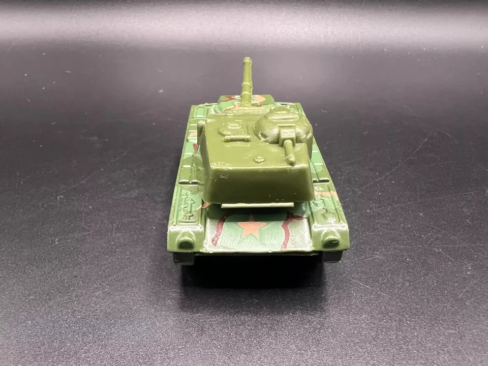 Vintage Hot Wheels Big Bertha Tank Camo Green 90s Blue Card Era Mint Condition - Image 2 of 4